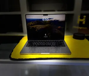 New Apple MacBook Pro 2023 M2 Max 14-Inch 8GB Apple M3 SSD 512GB