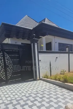 3bdrm Villa in Ayat Meri, Luxury, Bole for sale