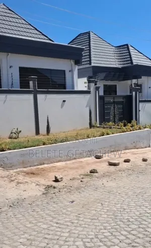 3bdrm Villa in Ayat Meri, Luxury, Bole for sale