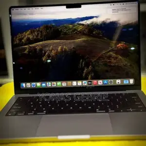 New Laptop Apple MacBook Pro 8GB Apple M3 Pro SSD 512GB