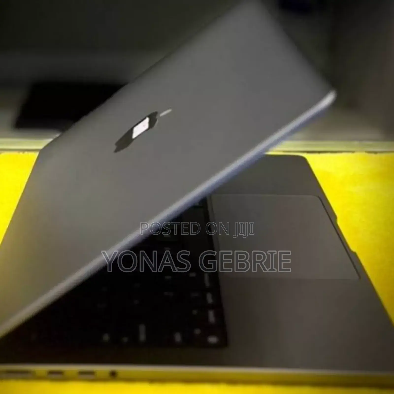 New Laptop Apple MacBook Pro 8GB Apple M3 Pro SSD 512GB