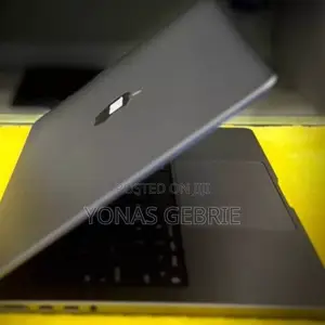 New Laptop Apple MacBook Pro 8GB Apple M3 Pro SSD 512GB