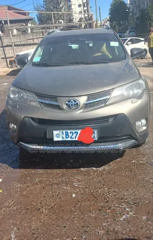 Photo - Toyota RAV4 2013 Brown