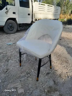 Dining ለሆቴል ለካፌ ወምበርና ጠረጼዛ