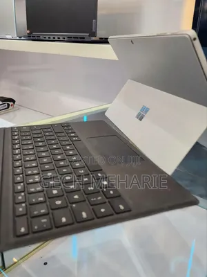New Laptop Microsoft Surface Pro 7 8GB Intel Core I5 SSD 256GB