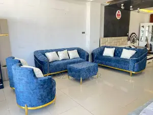 Grandeur 8 Seat Sofa Set With Table.