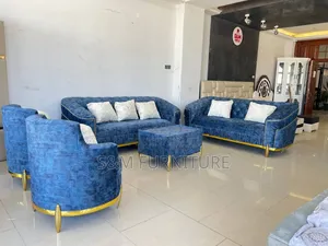 Grandeur 8 Seat Sofa Set With Table.