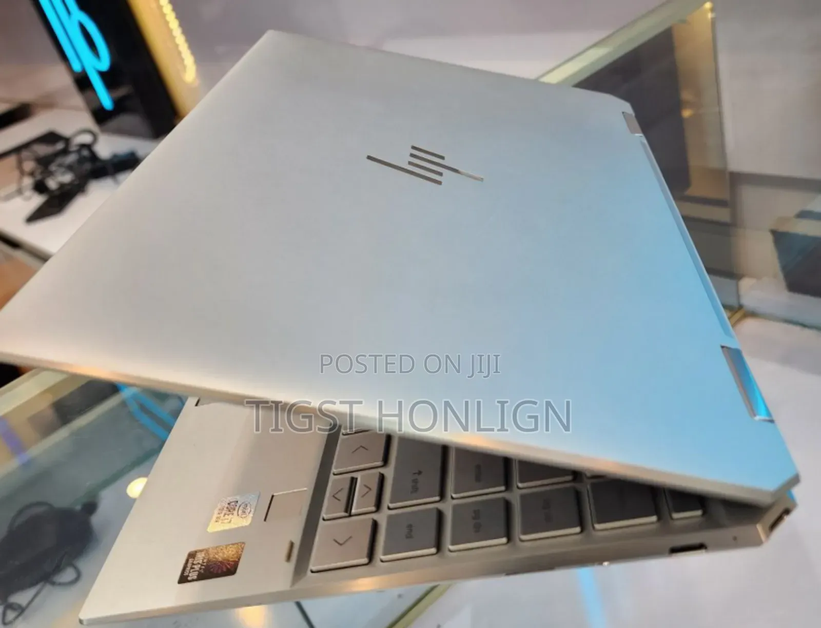 New Laptop HP Spectra 13 16GB Intel Core I7 SSD 1T