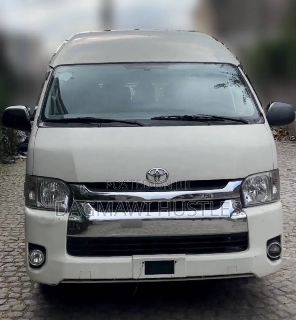 Toyota HiAce 2019 White