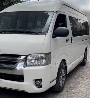 Toyota HiAce 2019 White
