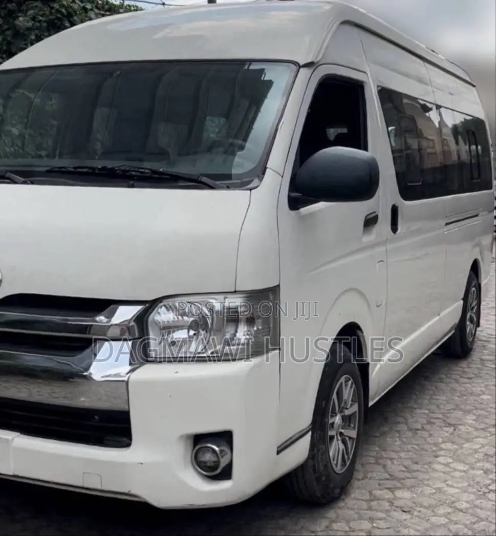 Toyota HiAce 2019 White
