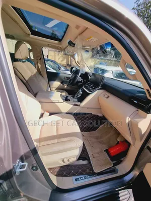Toyota Land Cruiser 2023 Gold