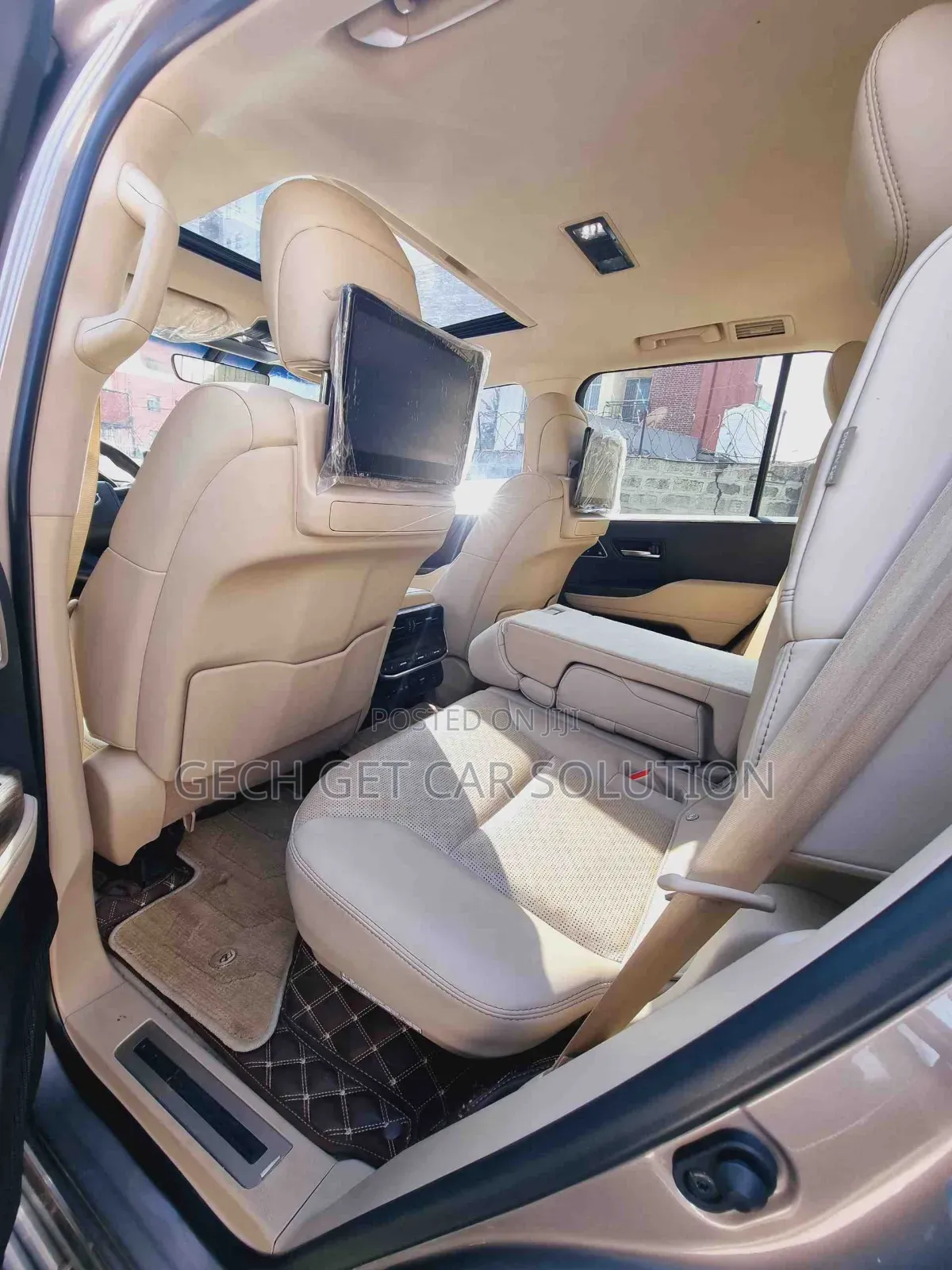 Toyota Land Cruiser 2023 Gold