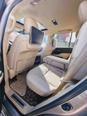 Toyota Land Cruiser 2023 Gold