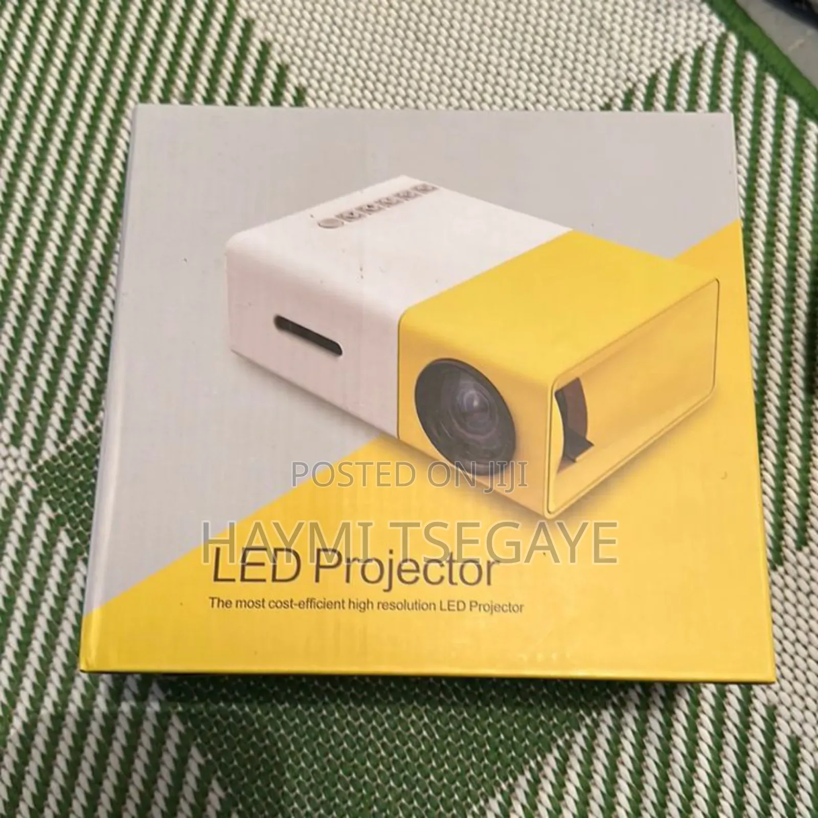 The Borrego Mini LED Projector