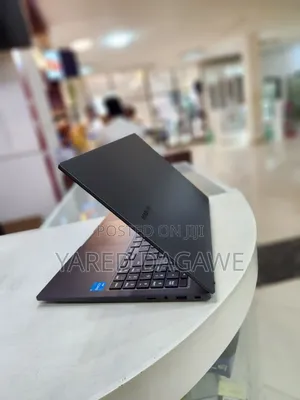 New Laptop Samsung 8GB Intel Core I3 SSD 256GB