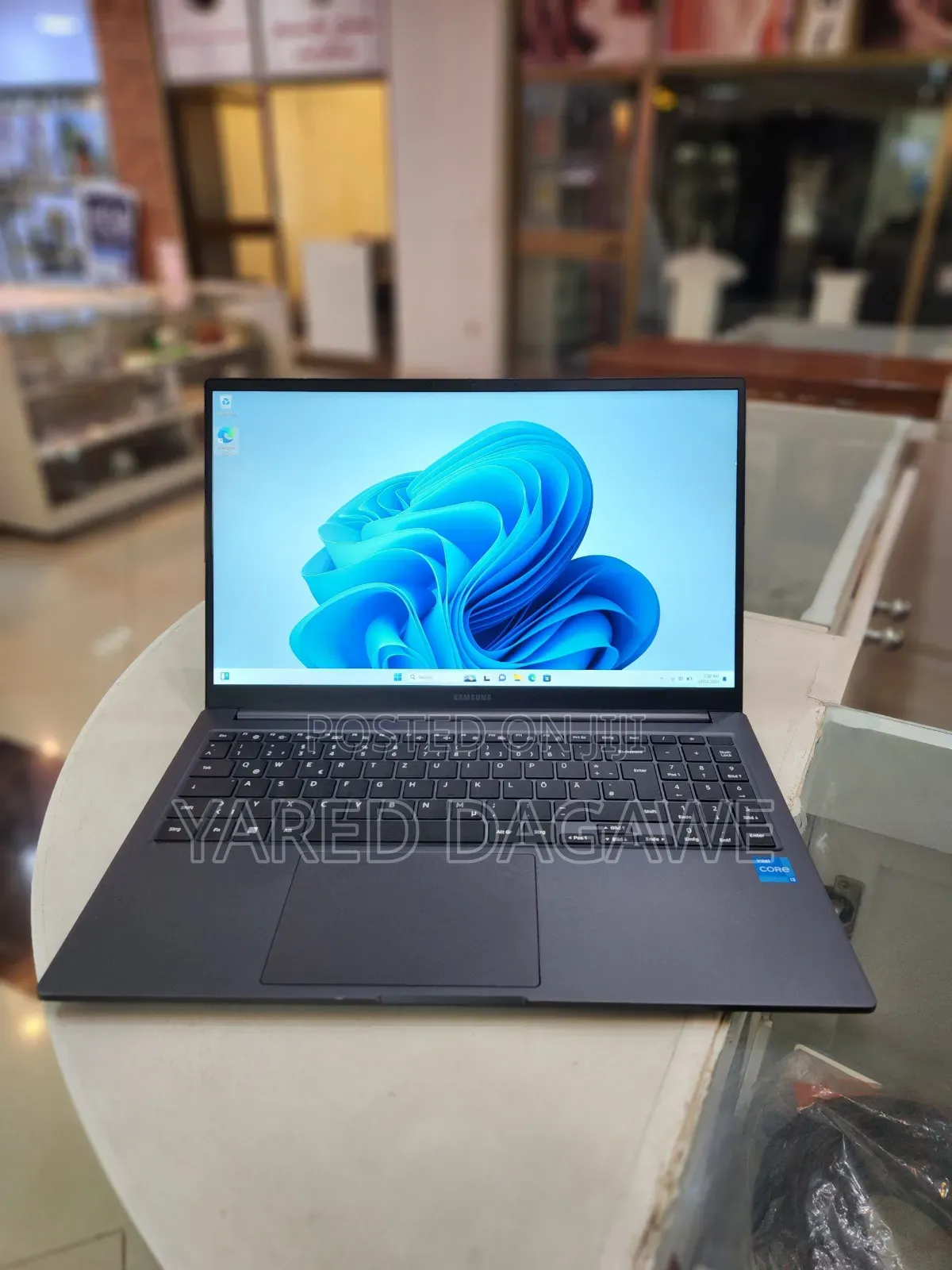 New Laptop Samsung 8GB Intel Core I3 SSD 256GB