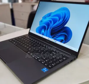 New Laptop Samsung 8GB Intel Core I3 SSD 256GB