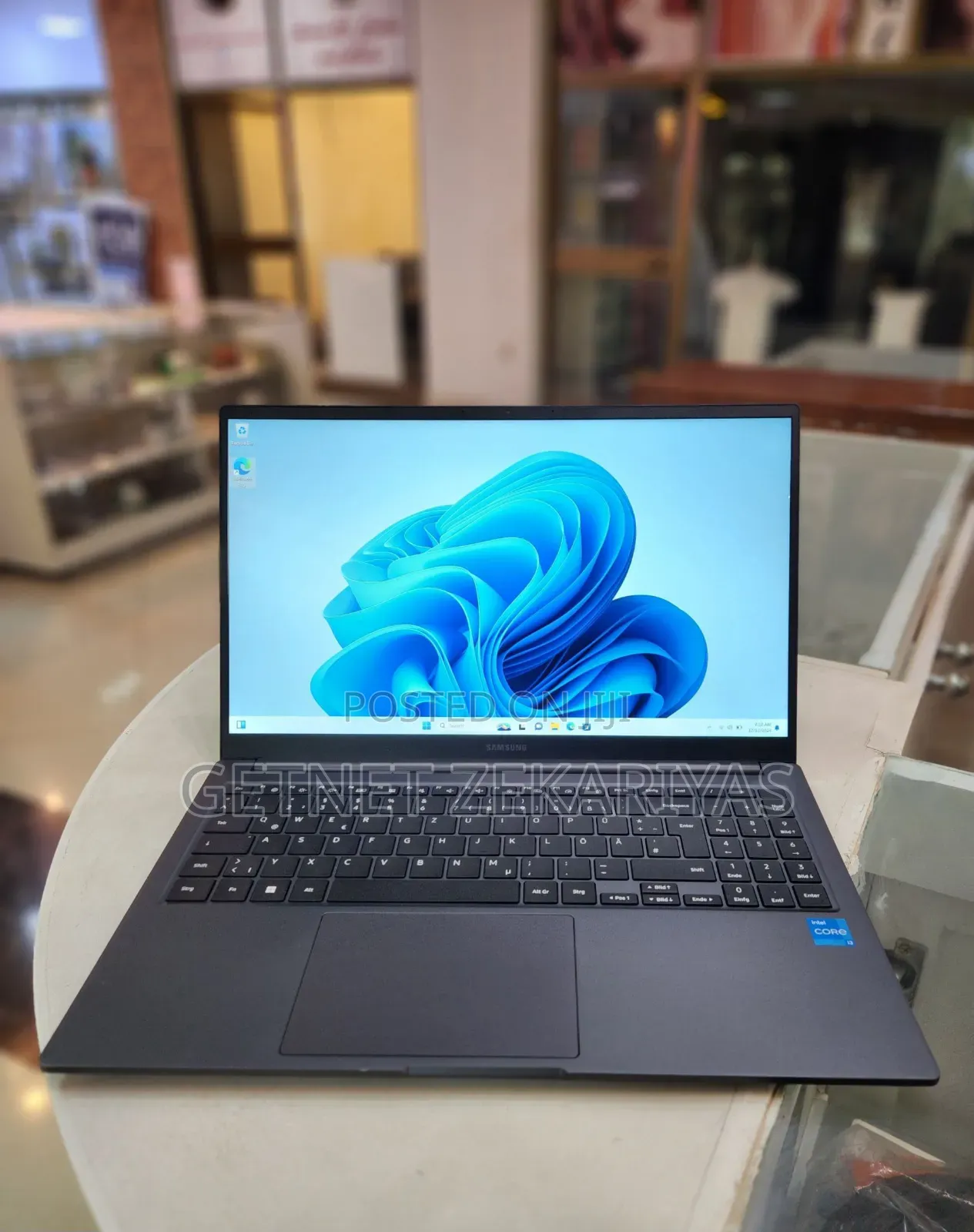 New Samsung Galaxy Book3 Pro 360 16" 8GB Intel Core I3 SSD 256GB