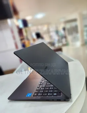 New Samsung Galaxy Book3 Pro 360 16" 8GB Intel Core I3 SSD 256GB