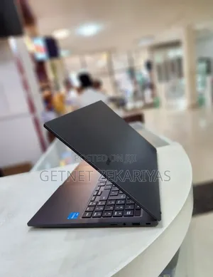 New Samsung Galaxy Book3 Pro 360 16" 8GB Intel Core I3 SSD 256GB