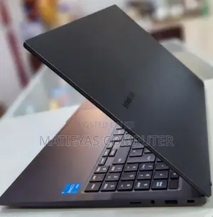 New Laptop Samsung 8GB Intel Core I3 SSD 256GB