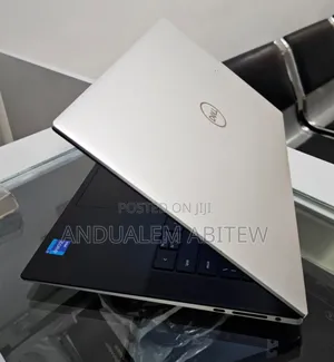 New Laptop Dell XPS 15 32GB Intel Core I7 SSD 512GB