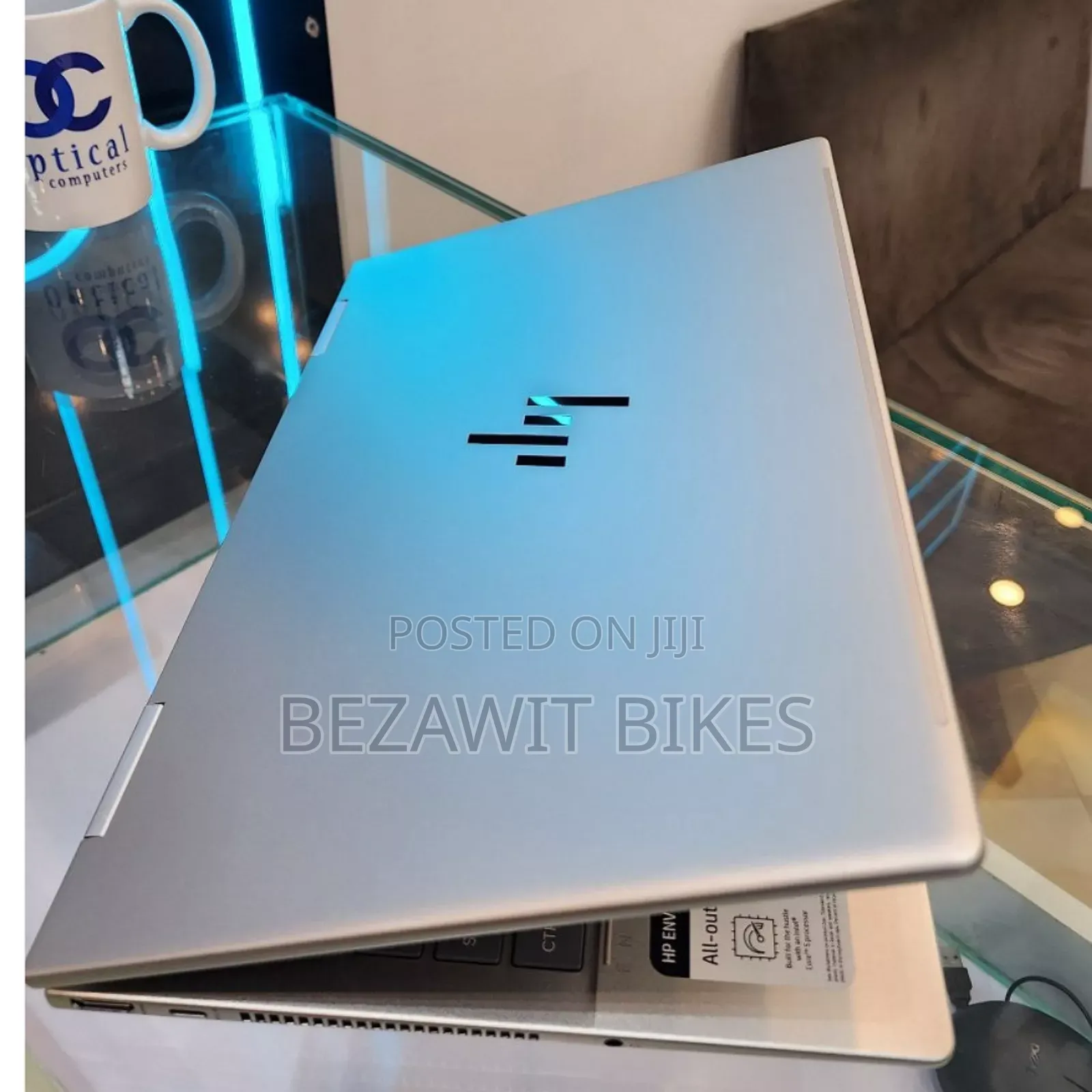 New Laptop HP Envy X360 8GB Intel Core I5 SSD 512GB