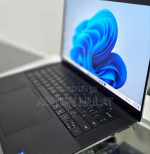 Photo - New Laptop Dell XPS 15 32GB Intel Core I7 SSD 512GB