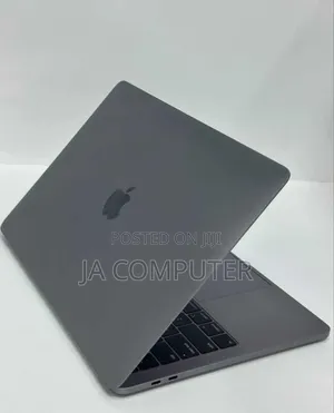 New Laptop Apple MacBook Pro 2019 8GB Intel Core I5 SSD 256GB