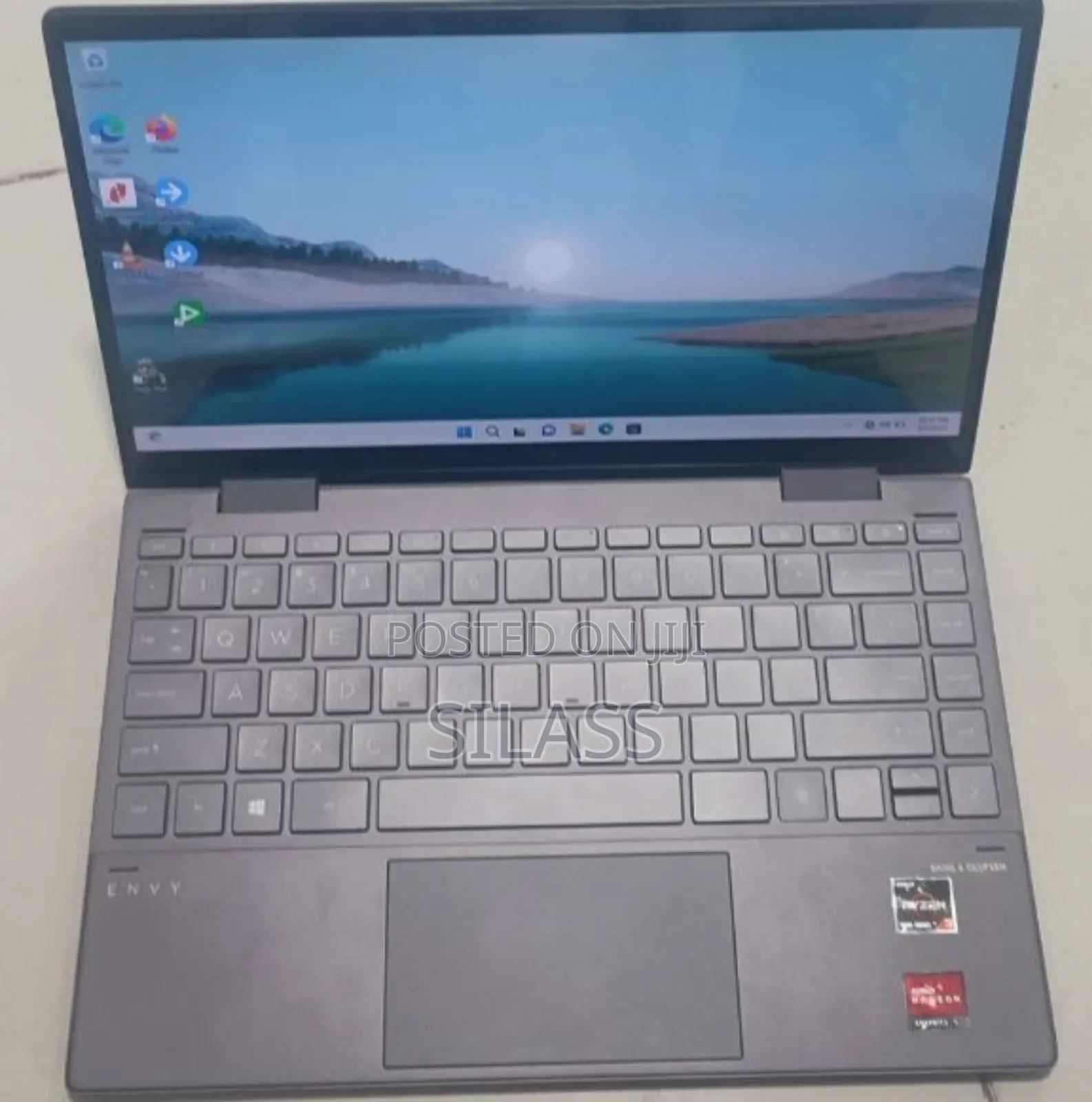 New Laptop HP Envy 13 8GB AMD Ryzen 5 SSD 256GB