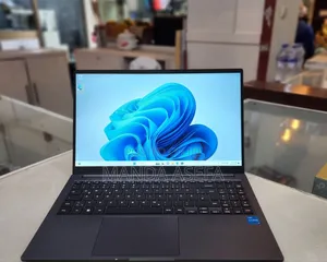 New Laptop Samsung 8GB Intel Core I3 SSD 256GB