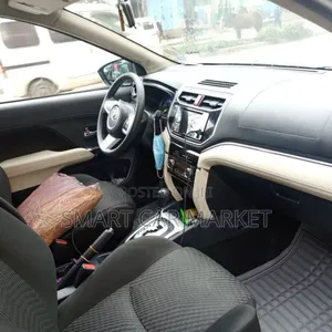 Toyota Rush 2022 Silver