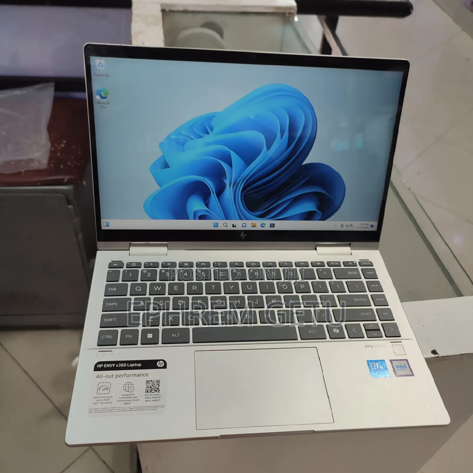 New Laptop HP Envy X360 8GB Intel Core Ultra 5 SSD 512GB