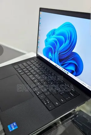 New Laptop Dell XPS 15 32GB Intel Core I7 SSD 512GB