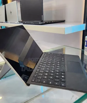 Photo - New Laptop Microsoft Surface Pro 7 8GB Intel Core I5 SSD 256GB