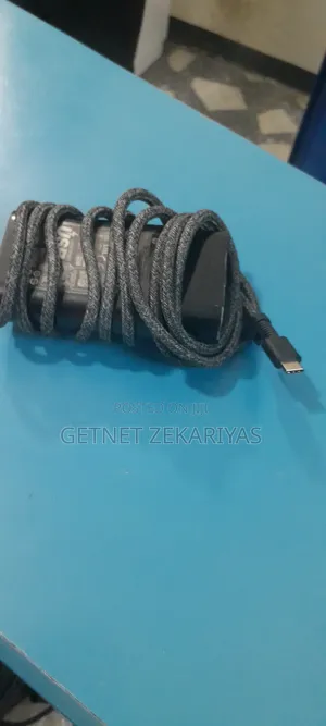 Photo - Hp Type C Charger