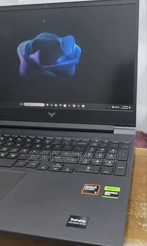 New Laptop HP Victus 15 16GB AMD Ryzen 7 SSD 1T