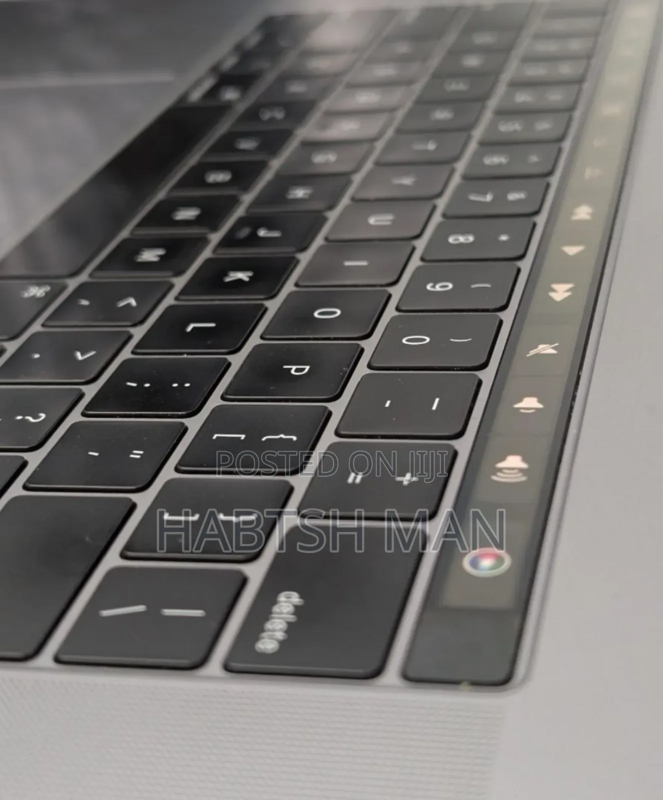 New Laptop Apple MacBook Pro 2018 16GB Intel Core I7 SSD 512GB