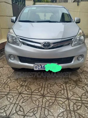 Photo - Toyota Avanza 2015 Silver