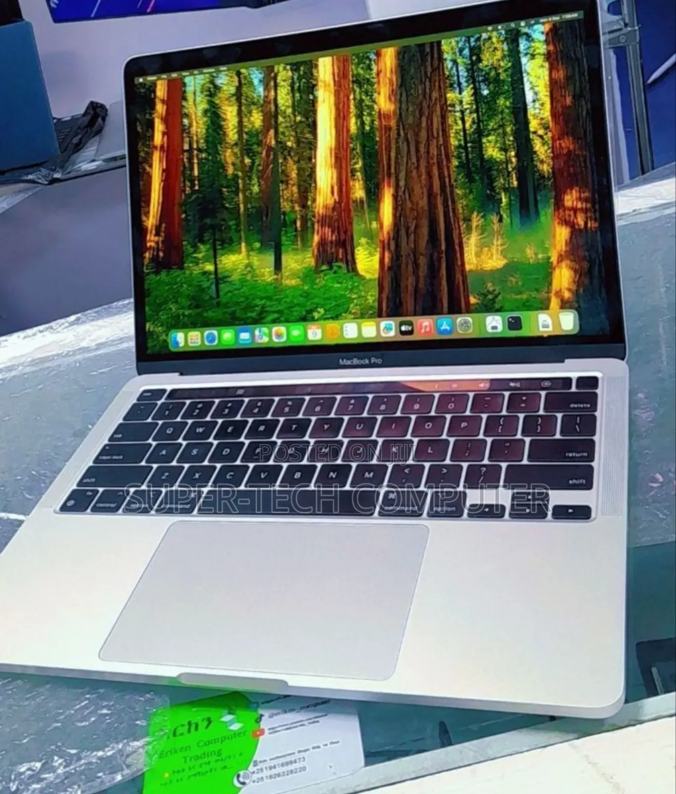 New Laptop Apple MacBook Pro 2022 M2 8GB Apple M2 SSD 512GB
