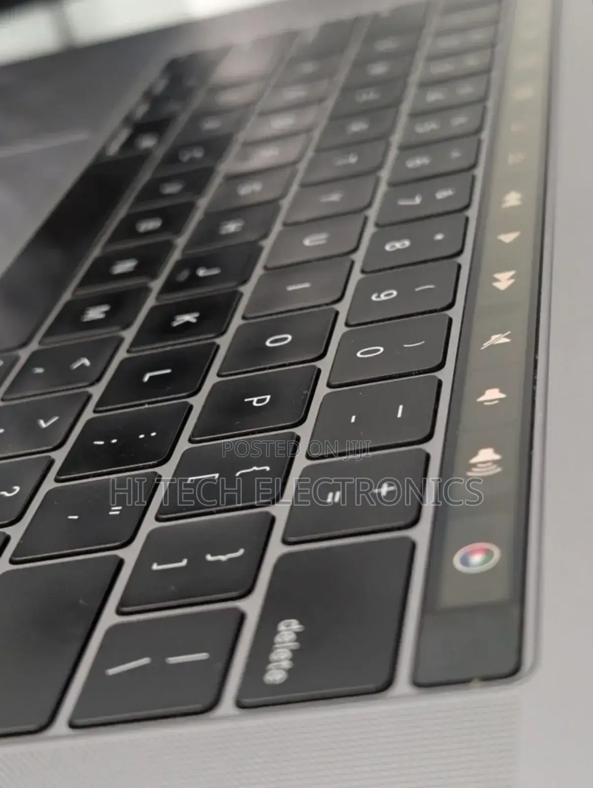 New Laptop Apple MacBook Pro 2018 16GB Intel Core I7 SSD 512GB