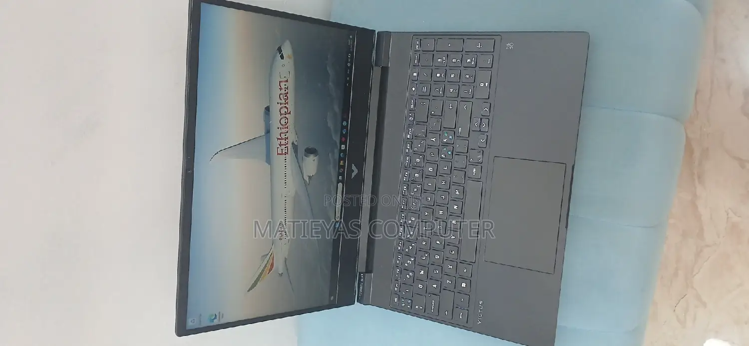 New Laptop HP Victus 15 8GB AMD SSD 256GB