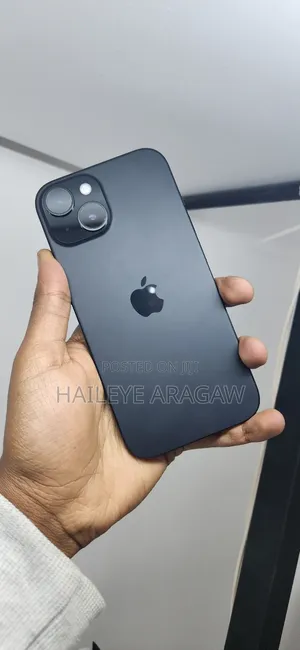 Photo - New Apple iPhone 15 128 GB Black