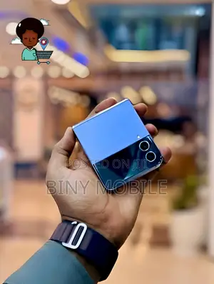 Photo - Samsung Galaxy Z Flip4 128 GB Purple