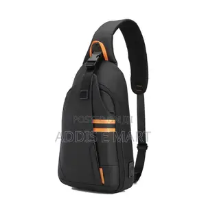 Photo - የራሱ USB መሰኪያ ያለው Porodo Gaming Crossbody Bag