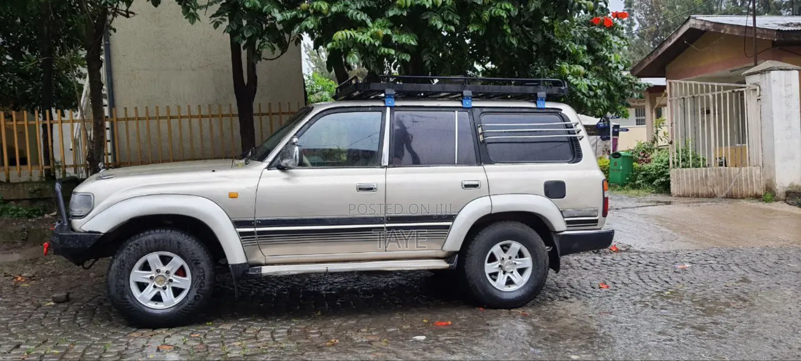 Toyota Land Cruiser 1993 Gold