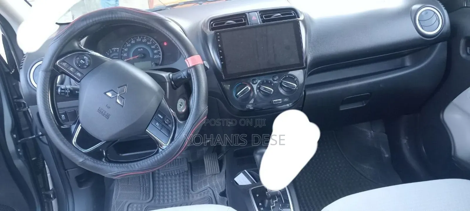 Mitsubishi Attrage 2022 Silver