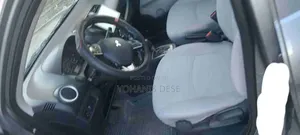 Mitsubishi Attrage 2022 Silver