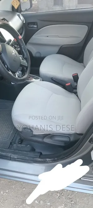 Mitsubishi Attrage 2022 Silver